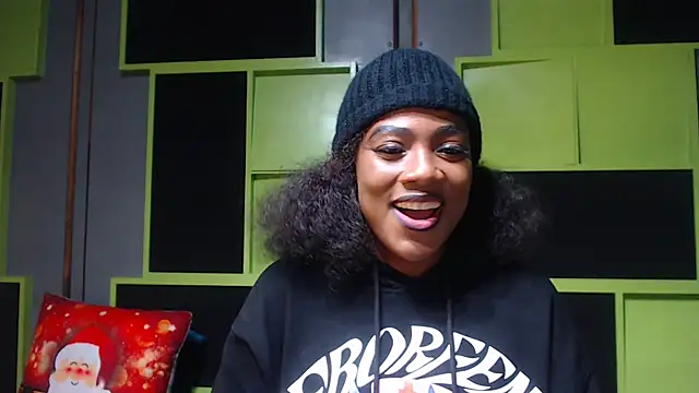 Snapshot of SexyAssDivaxxx chatting on 03.20.25 SexyAssDivaxxx online show from 03.20.25