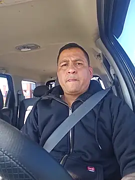 Snapshot of Yedriserna chatting on 10.21.25 Yedriserna online show from 10.21.25