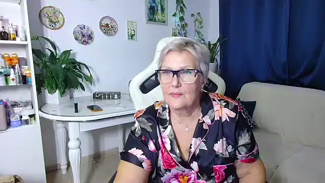 Snapshot of Selenna57 chatting on 12.02.25 Selenna57 online show from 12.02.25