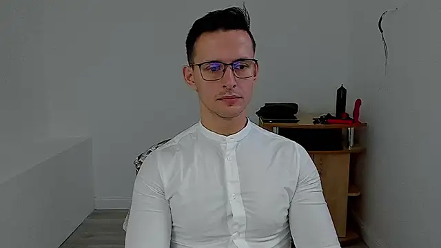 Snapshot of sexxymuscles4u chatting on 12.02.24 sexxymuscles4u online show from 12.02.24