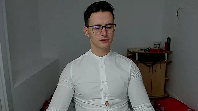Snapshot of sexxymuscles4u chatting on 01.09.25 sexxymuscles4u online show from 01.09.25