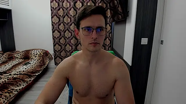 Snapshot of sexxymuscles4u chatting on 02.04.25 sexxymuscles4u online show from 02.04.25