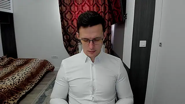 Snapshot of sexxymuscles4u chatting on 02.21.25 sexxymuscles4u online show from 02.21.25