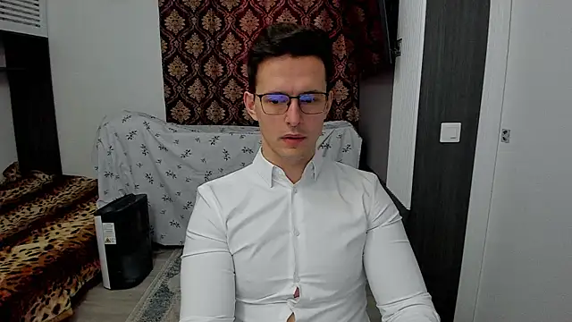Snapshot of sexxymuscles4u chatting on 03.11.25 sexxymuscles4u online show from 03.11.25