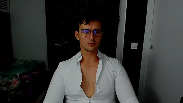 Snapshot of sexxymuscles4u chatting on 10.07.25 sexxymuscles4u online show from 10.07.25