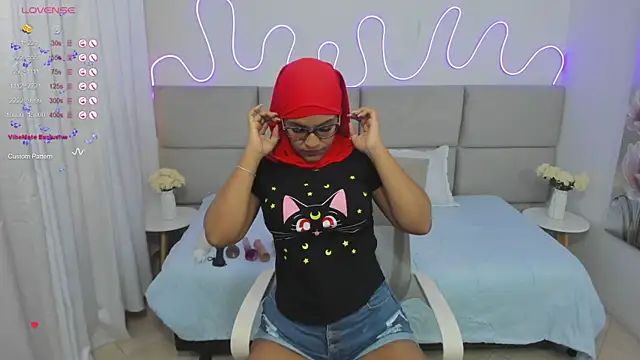 Snapshot of nashiira_ chatting on 02.06.25 nashiira online show from 02.06.25