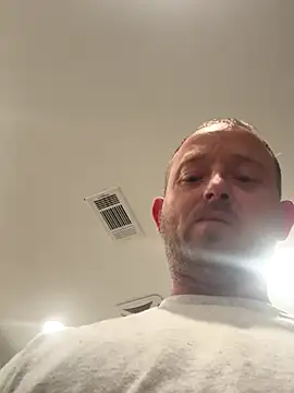 Snapshot of smokeymt420 chatting on 10.11.25 smokeymt420 online show from 10.11.25