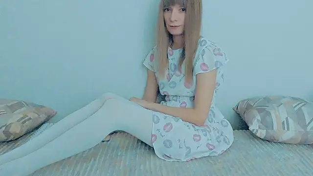 Snapshot of YourCaramel chatting on 10.10.25 YourCaramel online show from 10.10.25