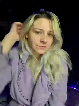 Snapshot of ScarletCallings420 chatting on 02.08.25 ScarletCallings420 online show from 02.08.25