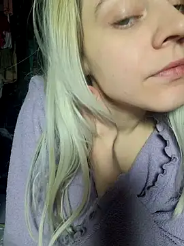 Snapshot of ScarletCallings420 chatting on 02.23.25 ScarletCallings420 online show from 02.23.25