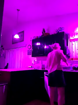 Snapshot of ScarletCallings420 chatting on 11.09.25 ScarletCallings420 online show from 11.09.25