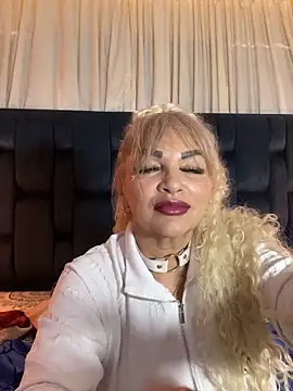 Snapshot of scarlett_sexx69 chatting on 11.07.25 scarlett sexx69 online show from 11.07.25