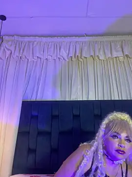 Snapshot of scarlett_sexx69 chatting on 11.13.25 scarlett sexx69 online show from 11.13.25