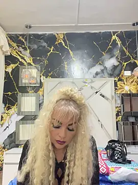 Snapshot of scarlett_sexx69 chatting on 11.14.25 scarlett sexx69 online show from 11.14.25