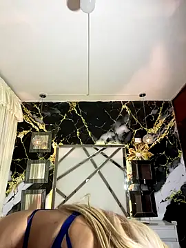 Snapshot of scarlett_sexx69 chatting on 12.05.25 scarlett sexx69 online show from 12.05.25