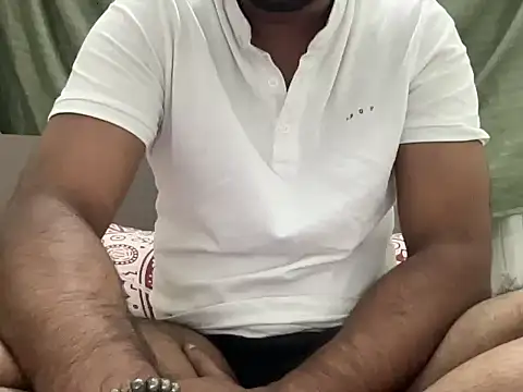 Snapshot of Greekartsguru chatting on 10.18.25 Greekartsguru online show from 10.18.25