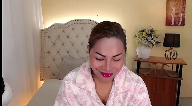 Snapshot of DreamLADYBOY chatting on 01.07.25 DreamLADYBOY online show from 01.07.25