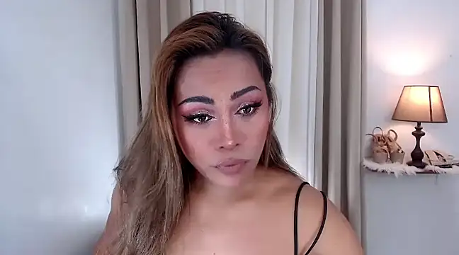 Snapshot of DreamLADYBOY chatting on 01.29.25 DreamLADYBOY online show from 01.29.25