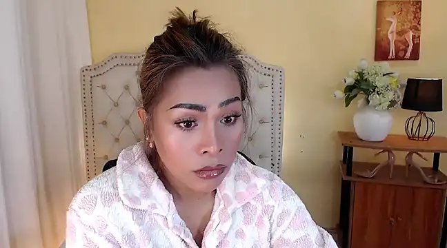 Snapshot of DreamLADYBOY chatting on 02.26.25 DreamLADYBOY online show from 02.26.25