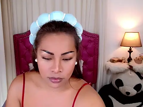 Snapshot of DreamLADYBOY chatting on 09.19.25 DreamLADYBOY online show from 09.19.25