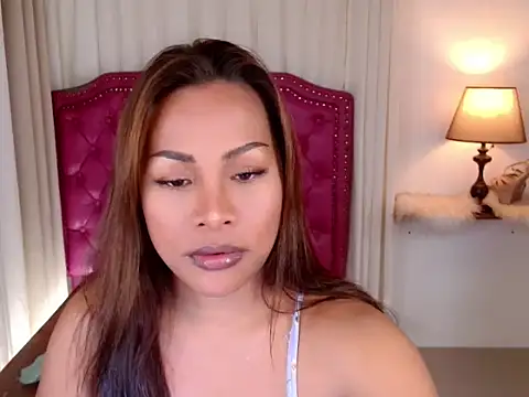 Snapshot of DreamLADYBOY chatting on 10.09.25 DreamLADYBOY online show from 10.09.25