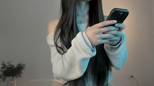 Snapshot of sweetest_bella chatting on 03.15.25 sweetest bella online show from 03.15.25