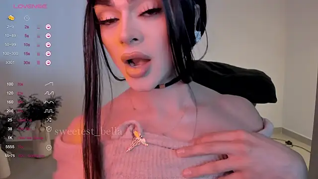 Snapshot of sweetest_bella chatting on 10.03.25 sweetest bella online show from 10.03.25