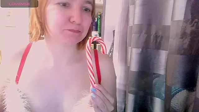 BrattyFoxyGirl online show from 12.25.24