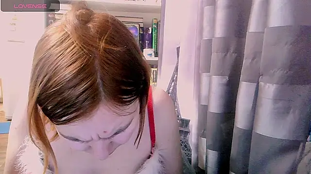 BrattyFoxyGirl online show from 12.25.24