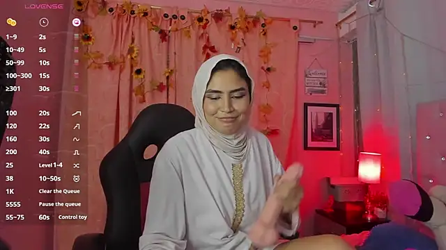 Snapshot of DarshaKhemu chatting on 03.18.25 DarshaKhemu online show from 03.18.25