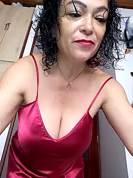 Snapshot of Friendly_2024 chatting on 02.09.25 Friendly 2024 online show from 02.09.25