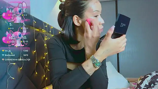Snapshot of Mia_Tin chatting on 01.30.25 Mia Tin online show from 01.30.25