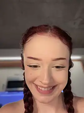 Snapshot of roxxxyrose chatting on 12.31.24 roxxxyrose online show from 12.31.24