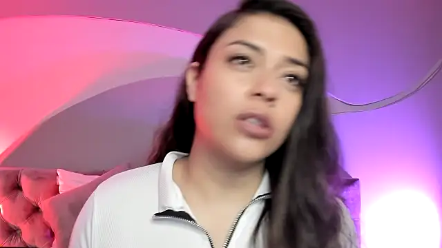 Nicolle W online show from 03.06.25