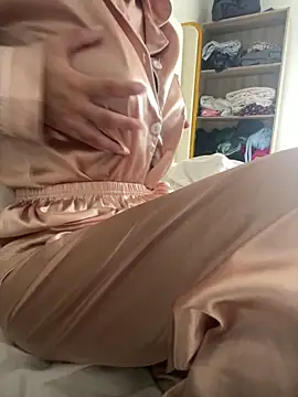 Snapshot of DulceMya6 chatting on 10.24.25 DulceMya6 online show from 10.24.25