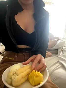 Snapshot of DulceMya6 chatting on 11.03.25 DulceMya6 online show from 11.03.25