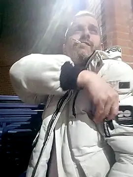 Snapshot of maxbigol chatting on 12.18.24 maxbigol online show from 12.18.24