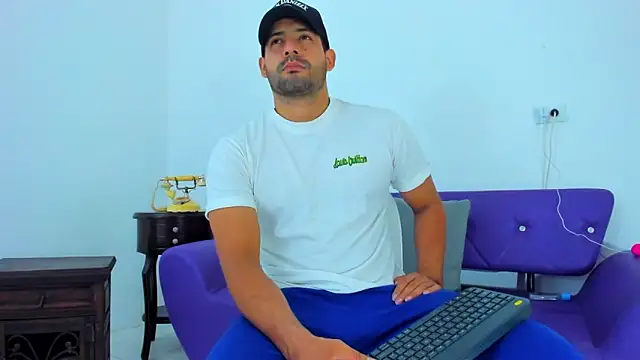 Snapshot of JorsMontero chatting on 01.11.25 JorsMontero online show from 01.11.25