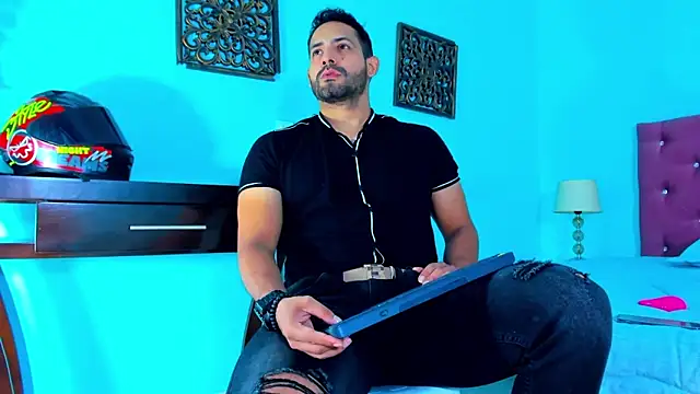 Snapshot of JorsMontero chatting on 02.08.25 JorsMontero online show from 02.08.25