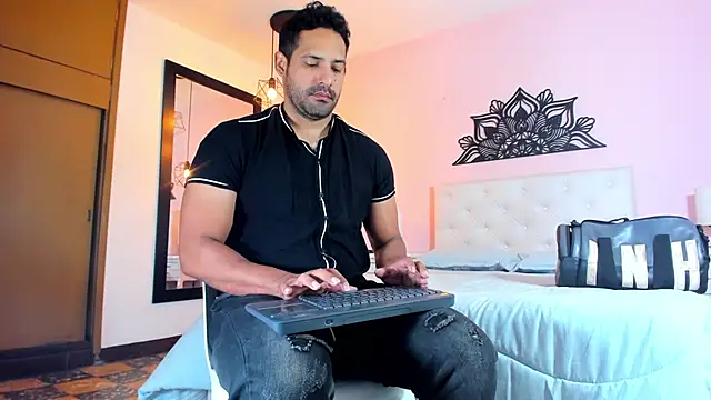 Snapshot of JorsMontero chatting on 02.20.25 JorsMontero online show from 02.20.25