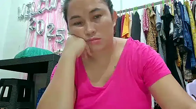 Snapshot of LalaiAsian chatting on 01.05.25 LalaiAsian online show from 01.05.25