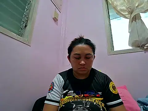 Snapshot of LalaiAsian chatting on 10.12.25 LalaiAsian online show from 10.12.25