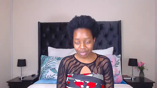 Snapshot of Sexynaughty_Gal chatting on 12.07.24 Sexynaughty Gal online show from 12.07.24