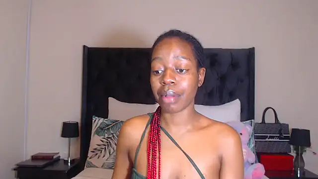 Snapshot of Sexynaughty_Gal chatting on 01.01.25 Sexynaughty Gal online show from 01.01.25