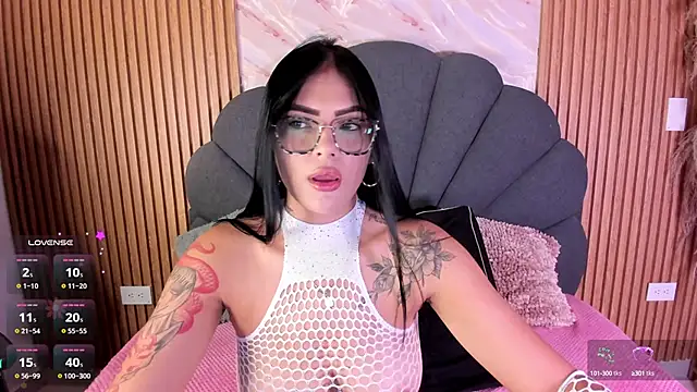 Snapshot of karol_green_ chatting on 09.25.25 karol green online show from 09.25.25