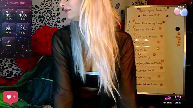 Snapshot of KittyMia chatting on 02.21.25 KittyMia online show from 02.21.25