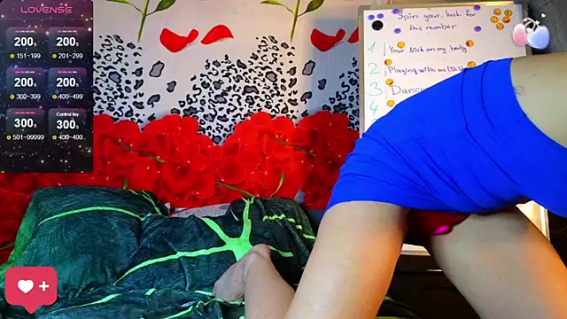 Snapshot of KittyMia chatting on 02.28.25 KittyMia online show from 02.28.25