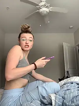 Snapshot of collegeslay chatting on 01.23.25 collegeslay online show from 01.23.25