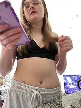 Snapshot of collegeslay chatting on 03.22.25 collegeslay online show from 03.22.25