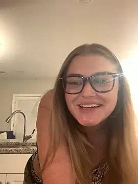 Snapshot of collegeslay chatting on 09.28.25 collegeslay online show from 09.28.25